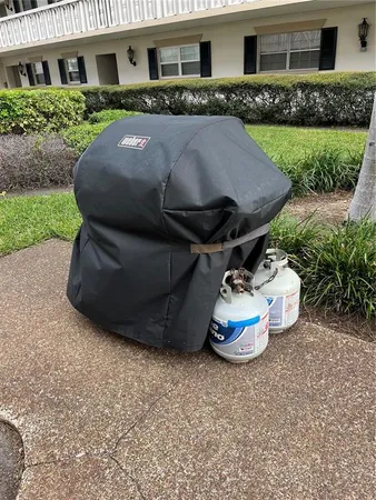 a car parked in front of a building