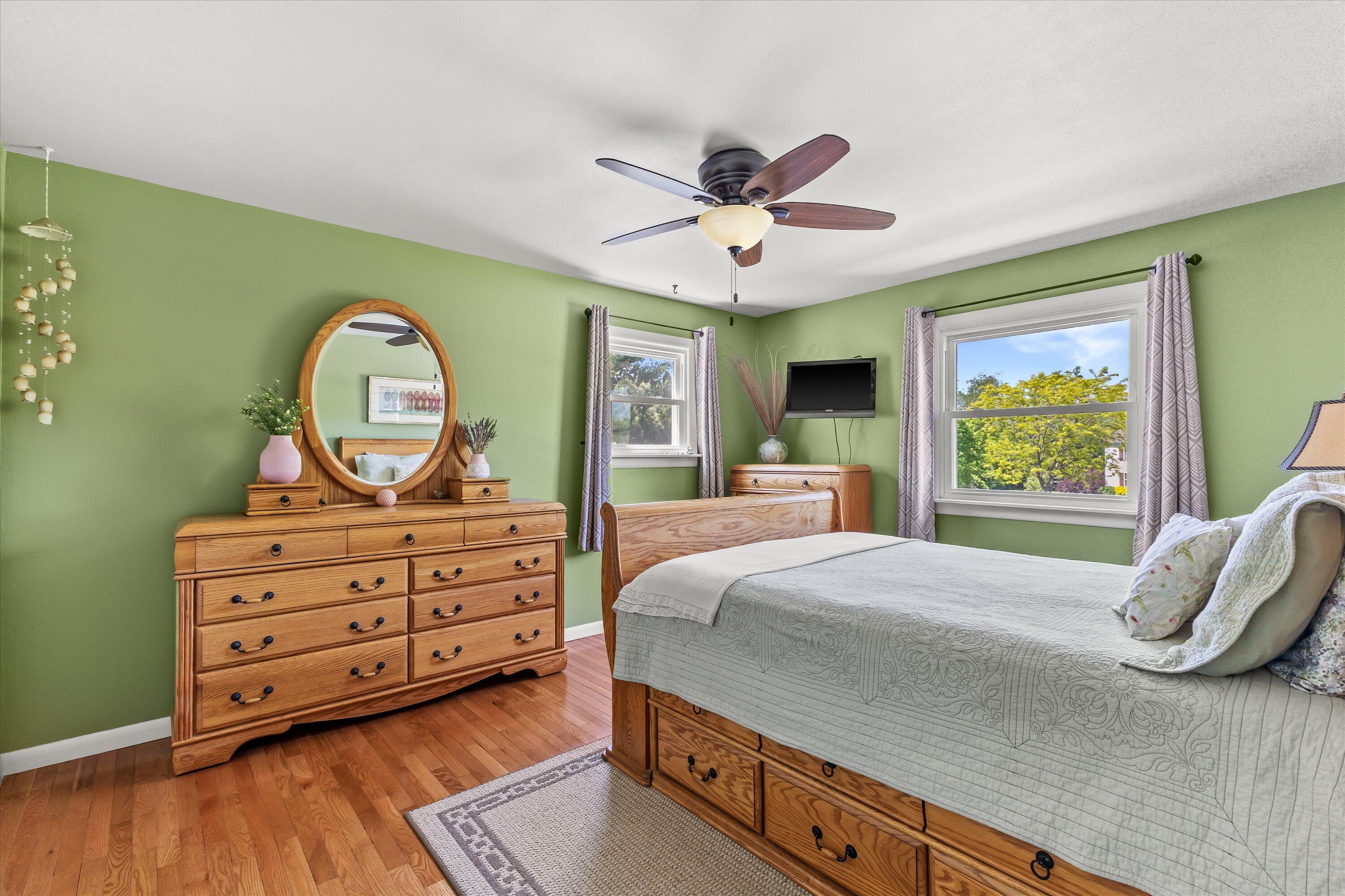 W5010 Hawk Road La Grange, WI 53121 - Photo 25 of 58 Another large room