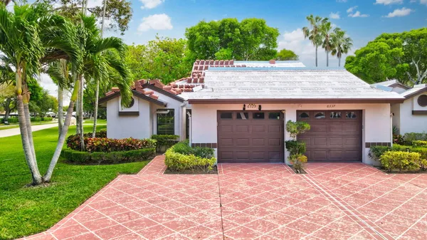 $315,000 | 6329 Royal Manor Circle, Unit A, Delray Beach, FL 33484