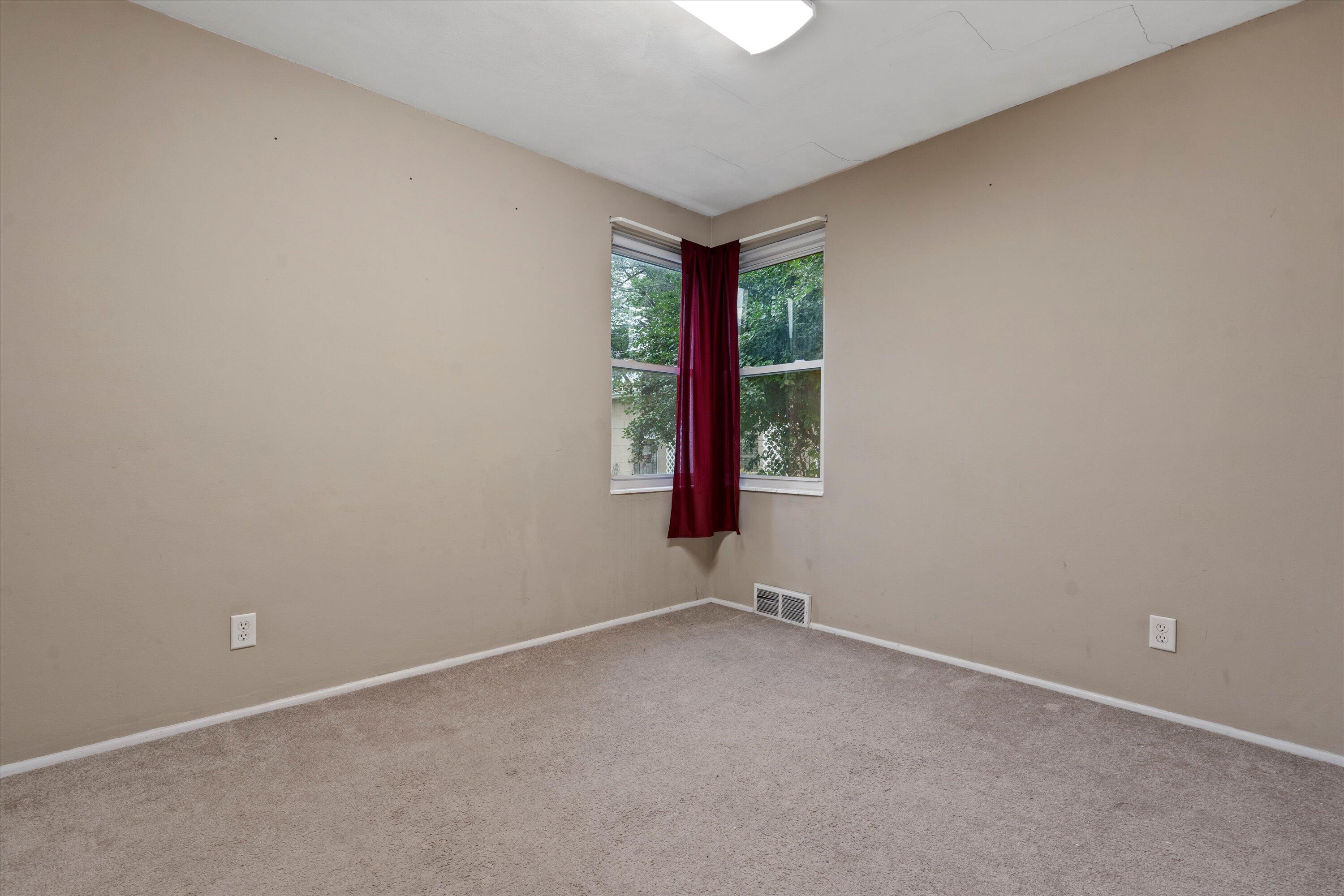 5006 North Port Washington Road Glendale, WI 53217 - Photo 5 of 20 21-DSC04194