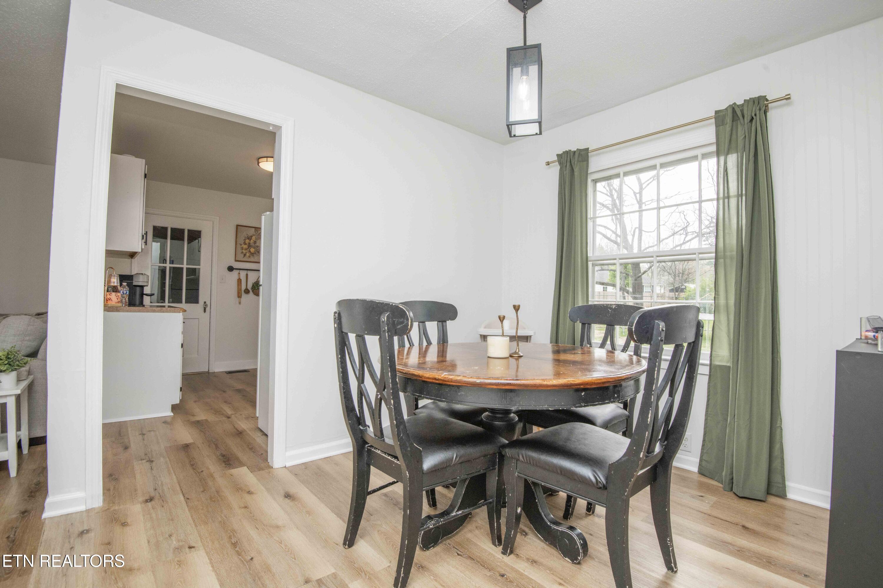 302 Hamilton Road Knoxville, TN 37920 - Photo 12 of 40 dining_1