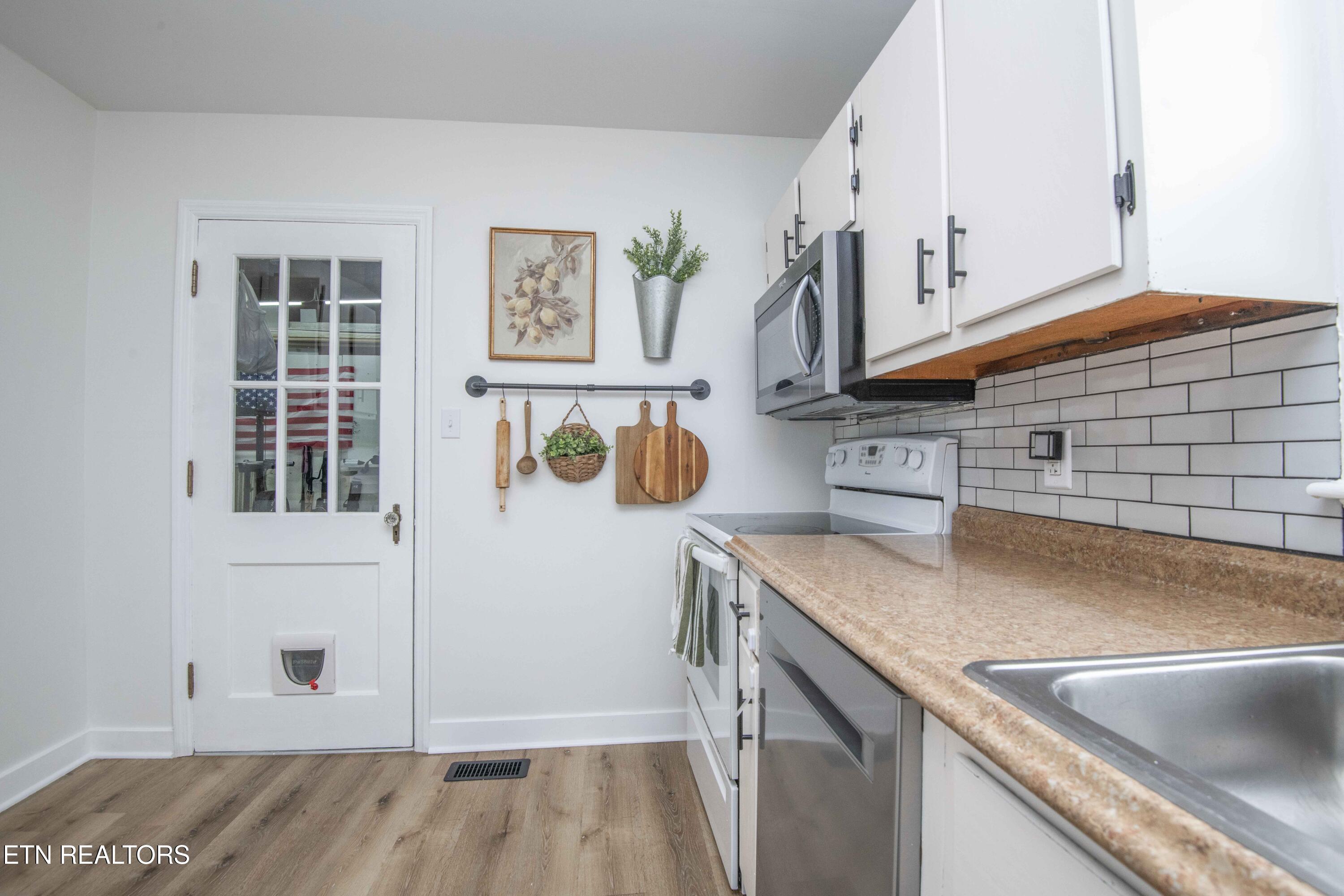 302 Hamilton Road Knoxville, TN 37920 - Photo 13 of 40 kitchen_1