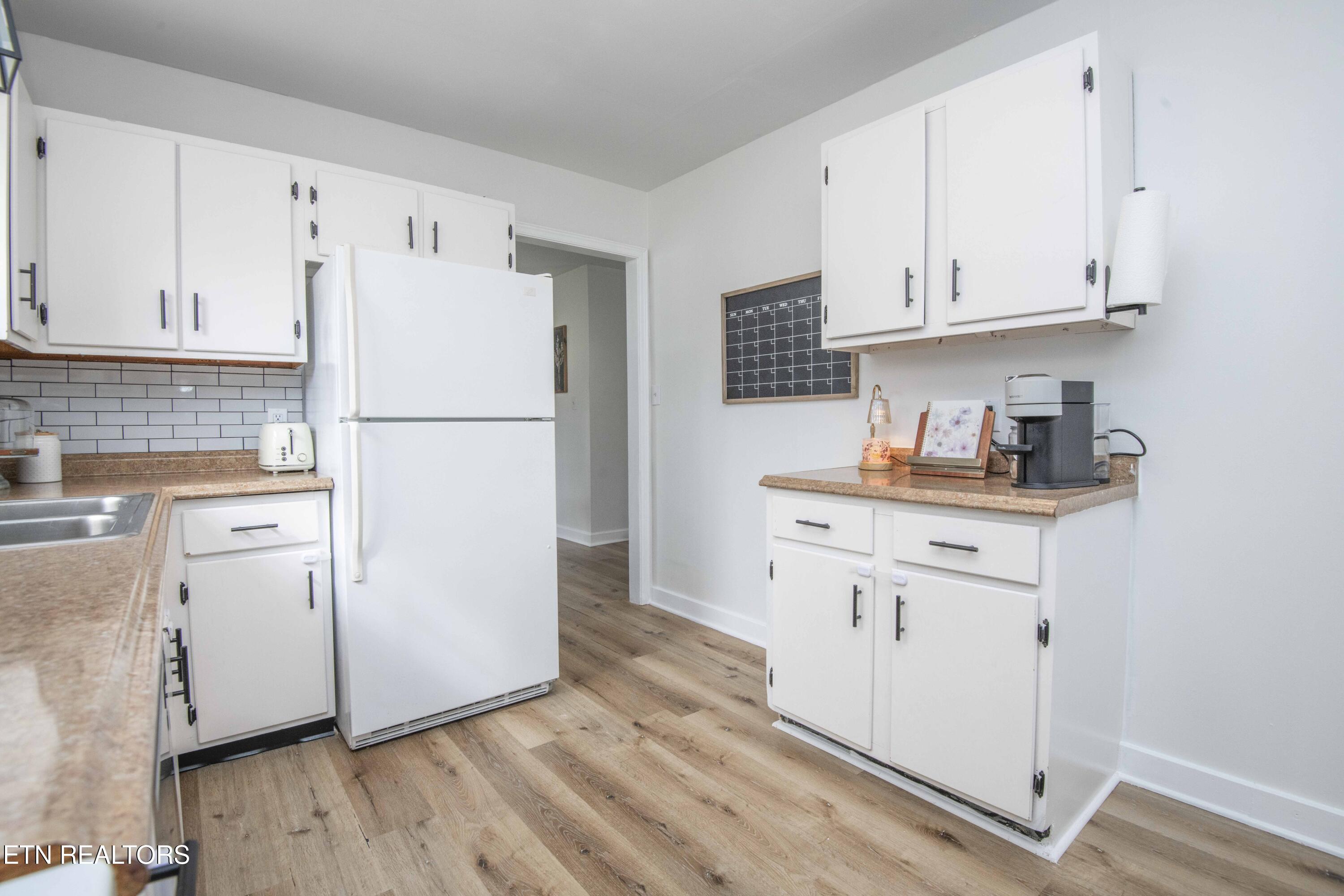 302 Hamilton Road Knoxville, TN 37920 - Photo 14 of 40 kitchen 3_1