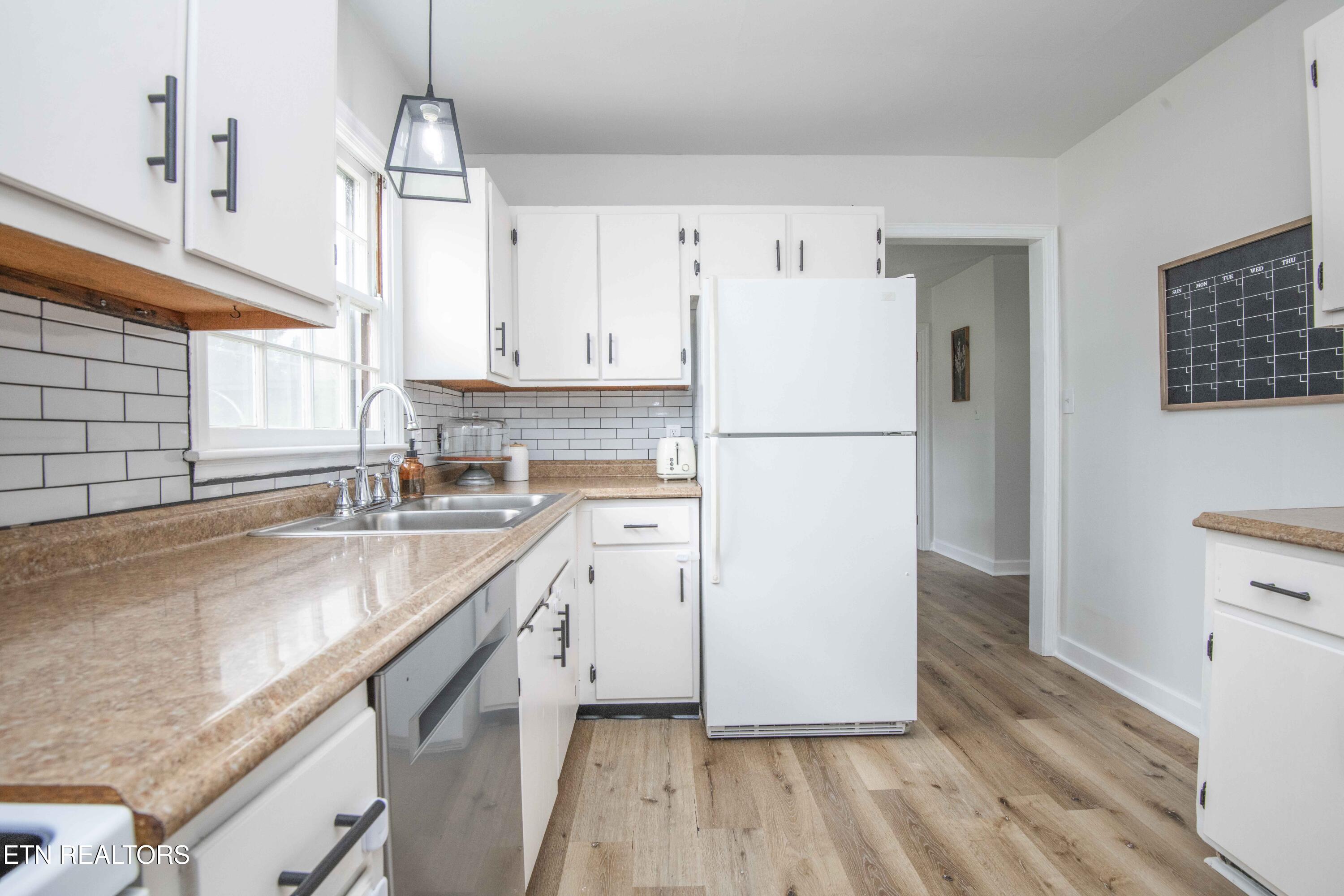 302 Hamilton Road Knoxville, TN 37920 - Photo 15 of 40 kitchen 5_1