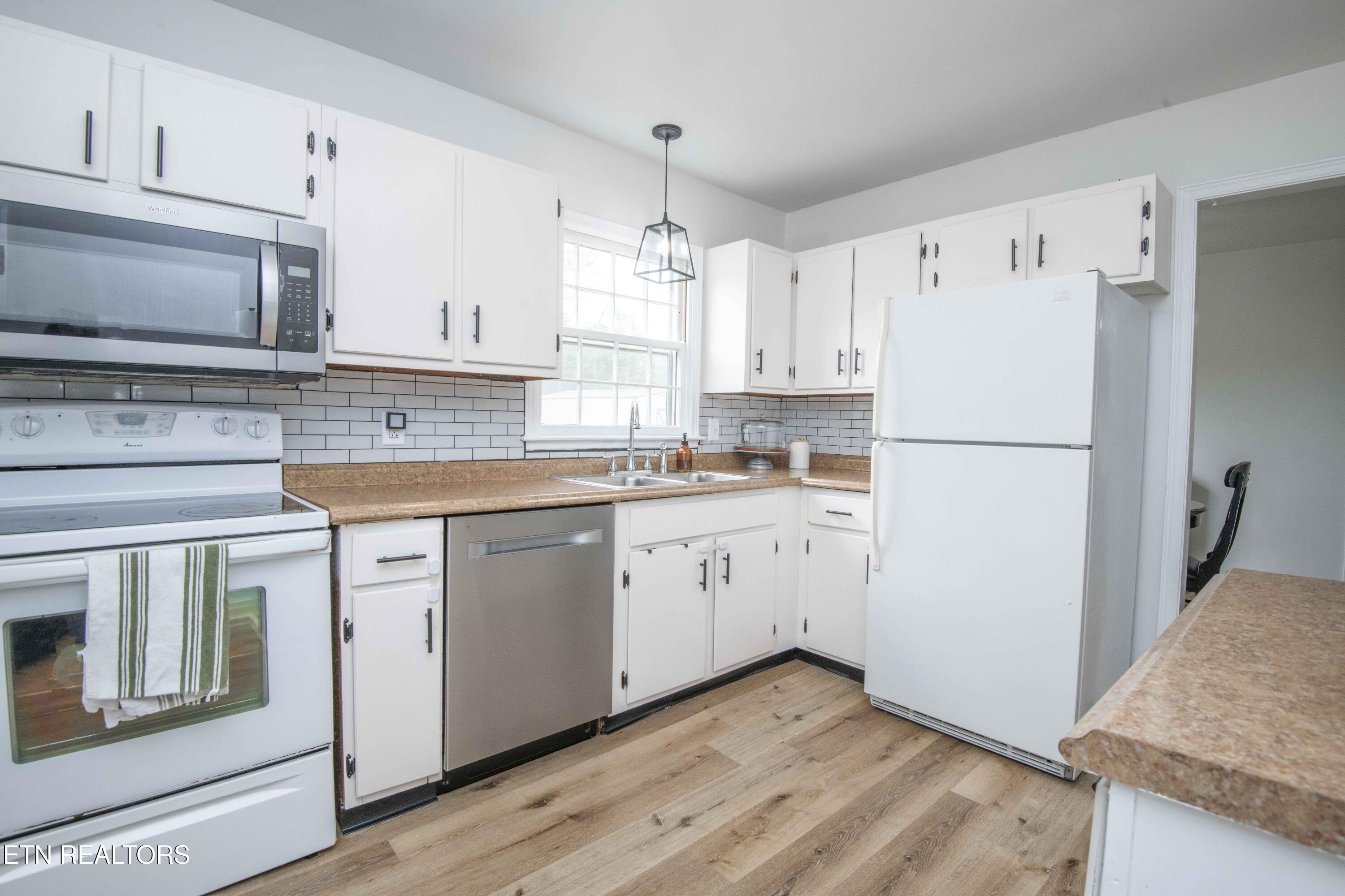 302 Hamilton Road Knoxville, TN 37920 - Photo 17 of 40 kitchen 6_1
