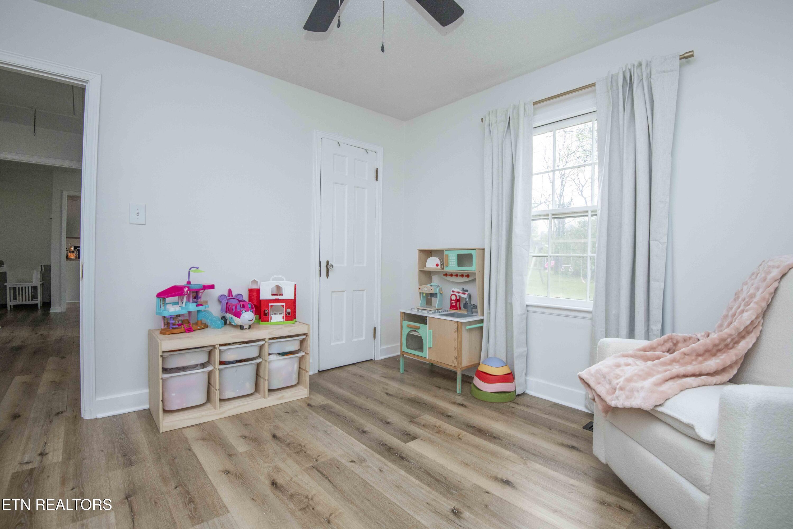 302 Hamilton Road Knoxville, TN 37920 - Photo 22 of 40 second bed_1
