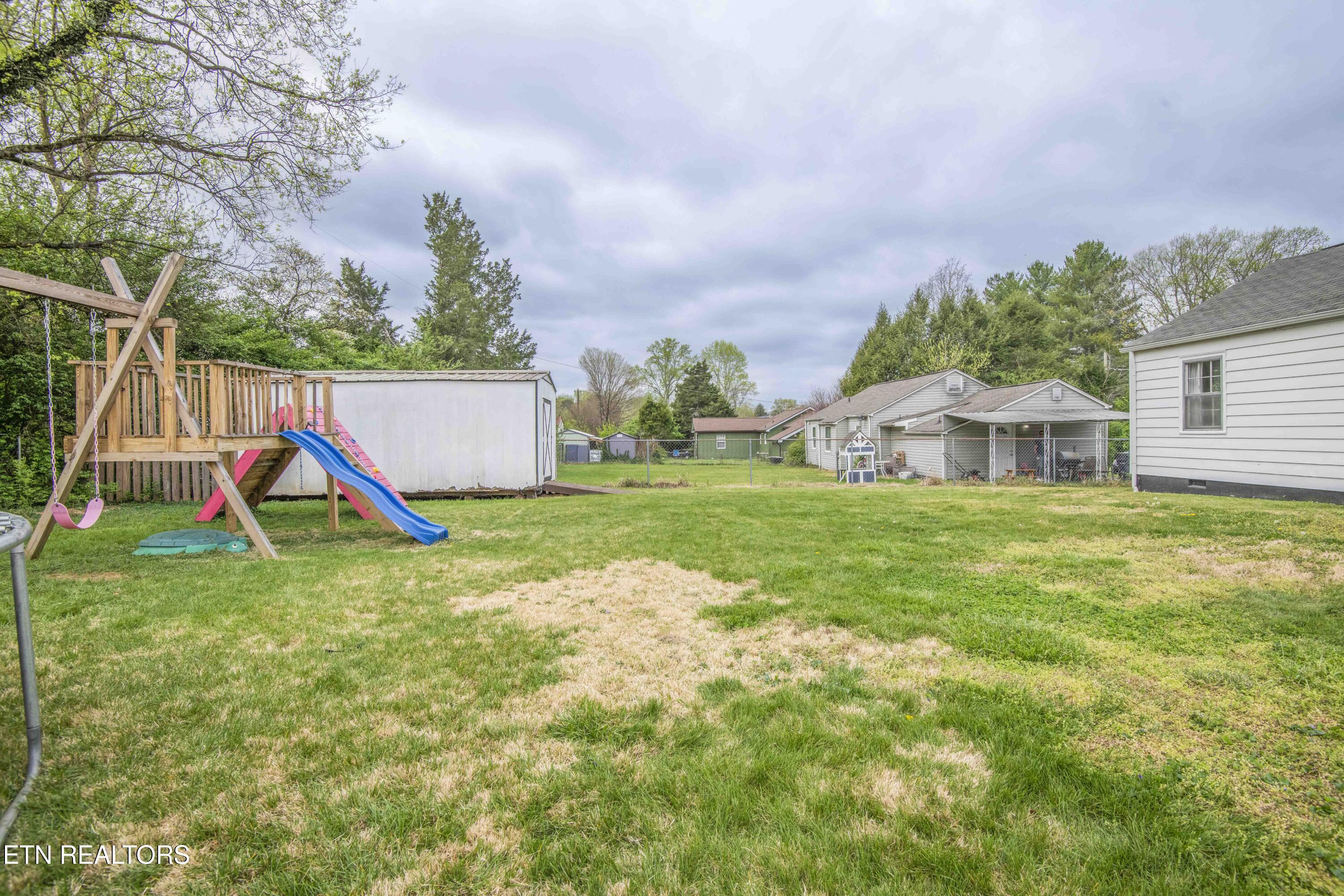 302 Hamilton Road Knoxville, TN 37920 - Photo 38 of 40 yard 4_1