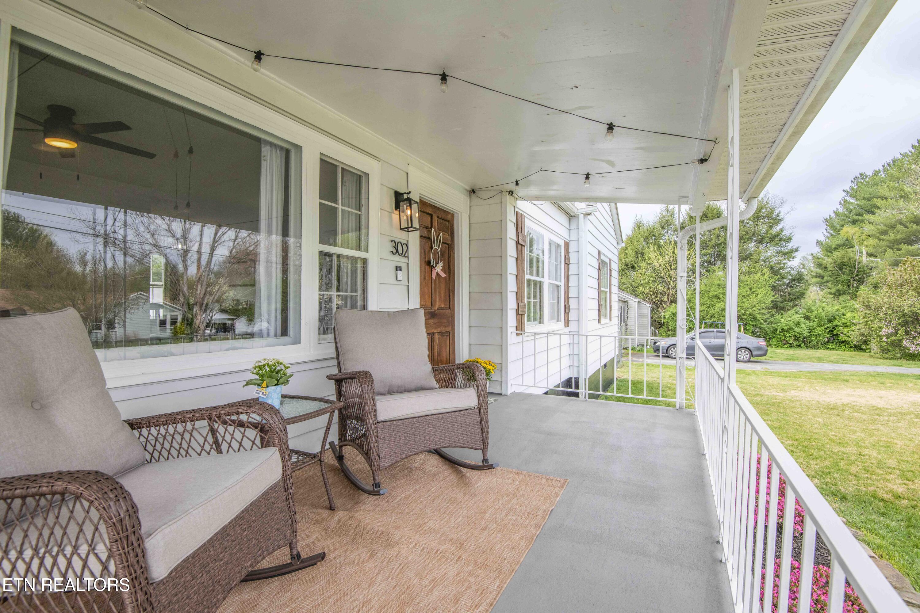 302 Hamilton Road Knoxville, TN 37920 - Photo 5 of 40 porch 1_1