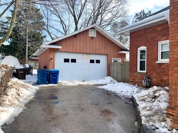 $359,000 | 406 North Rowe Street, Ludington, MI 49431