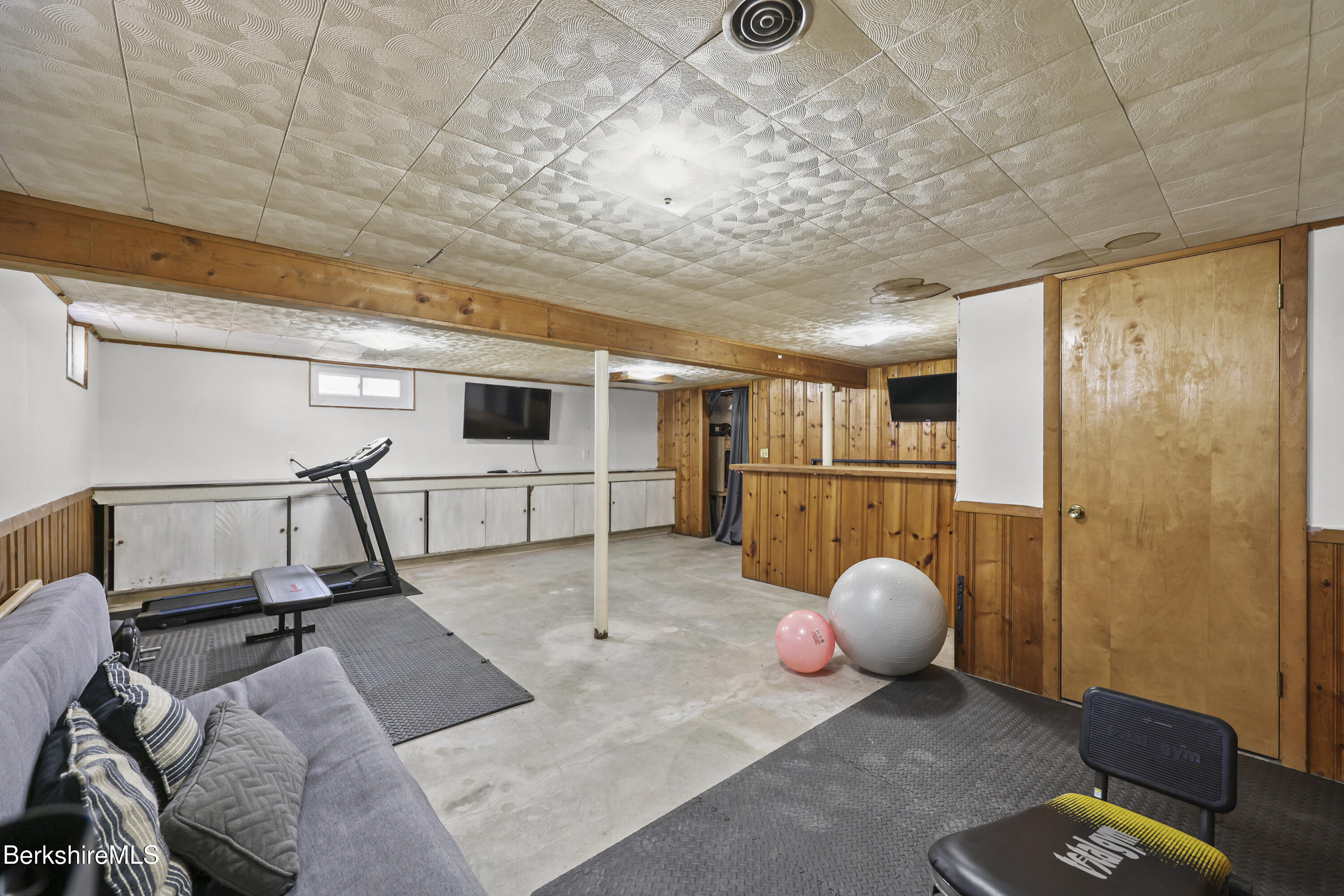 8 Alba Avenue Pittsfield, MA 01201 - Photo 30 of 36 Lower Level