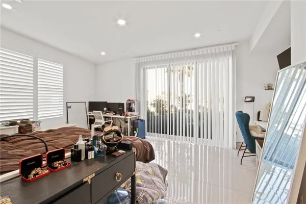 $3,999,900 | 208 Ocean Place, Seal Beach, CA 90740