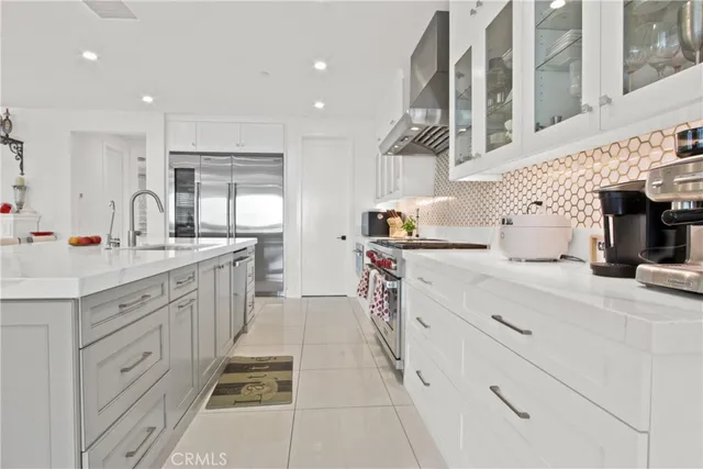 $4,299,900 | 208 Ocean Place, Seal Beach, CA 90740