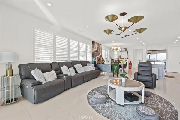 $3,999,900 | 208 Ocean Place, Seal Beach, CA 90740