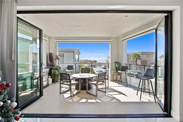 $4,299,900 | 208 Ocean Place, Seal Beach, CA 90740