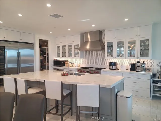 $4,299,900 | 208 Ocean Place, Seal Beach, CA 90740