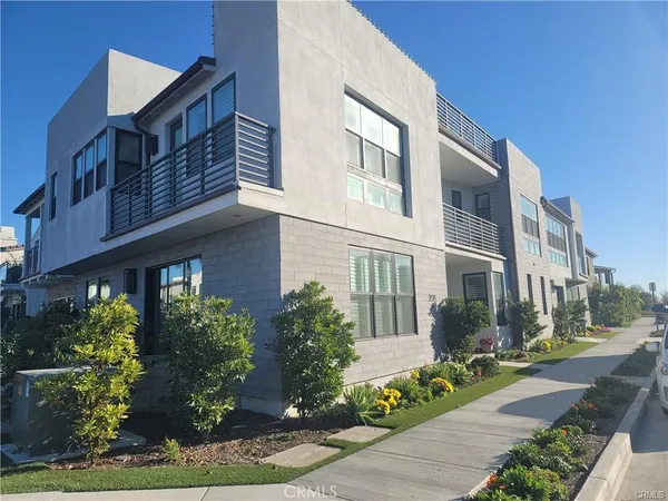 $3,999,900 | 208 Ocean Place, Seal Beach, CA 90740