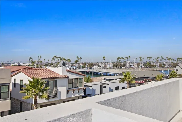 $4,299,900 | 208 Ocean Place, Seal Beach, CA 90740