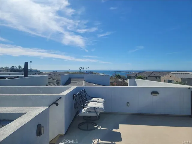 $4,299,900 | 208 Ocean Place, Seal Beach, CA 90740