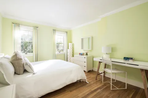 $2,950,000 | 6 Old Orchard Lane, East Hampton, NY 11937