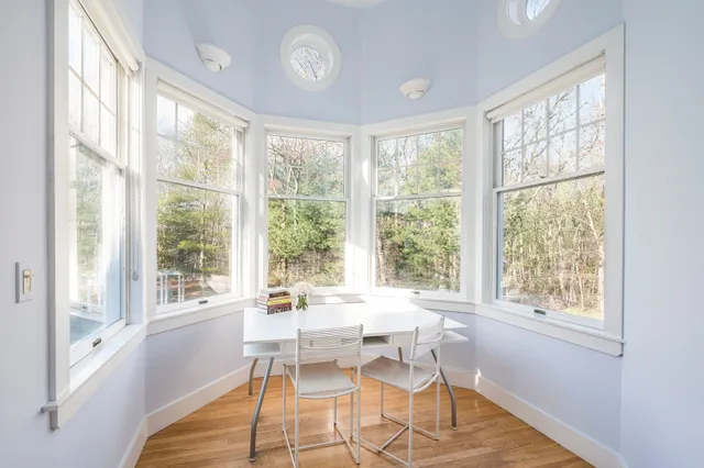 $2,950,000 | 6 Old Orchard Lane, East Hampton, NY 11937