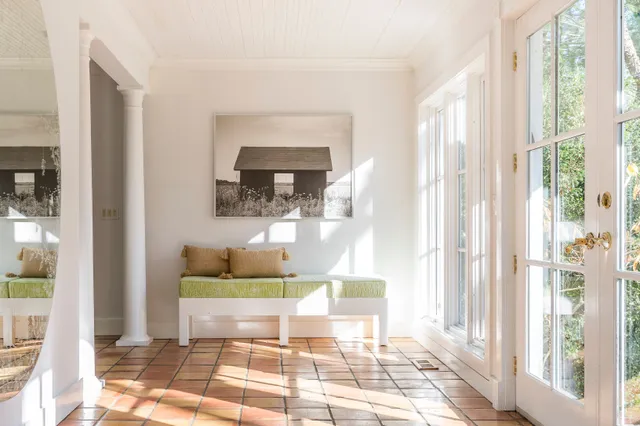 $2,950,000 | 6 Old Orchard Lane, East Hampton, NY 11937