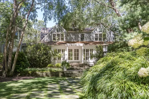 $2,950,000 | 6 Old Orchard Lane, East Hampton, NY 11937