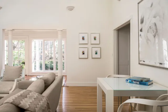 $2,950,000 | 6 Old Orchard Lane, East Hampton, NY 11937