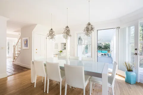 $2,950,000 | 6 Old Orchard Lane, East Hampton, NY 11937