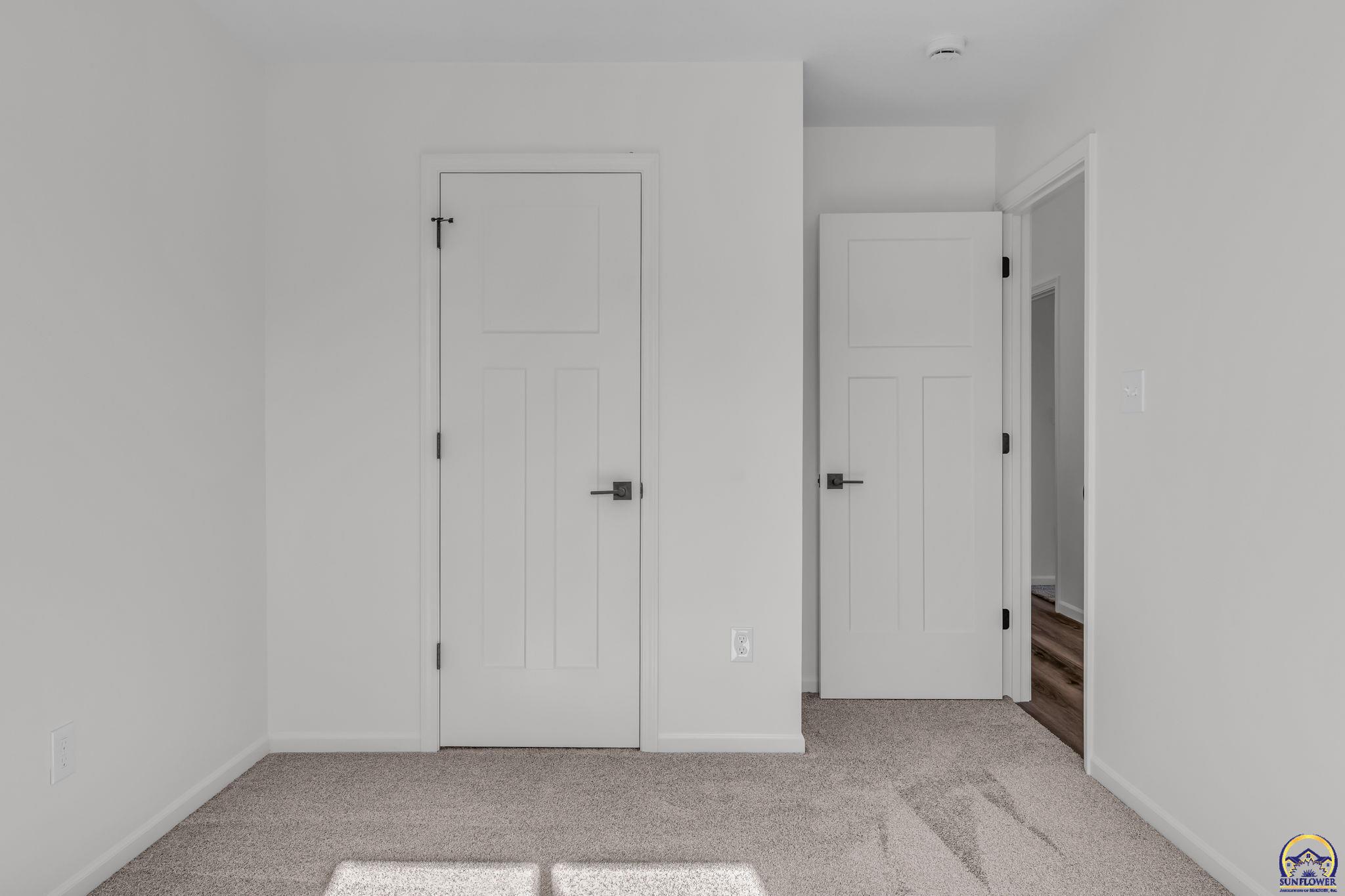 1925 Northwest Vail Court Topeka, KS 66608 - Photo 14 of 24