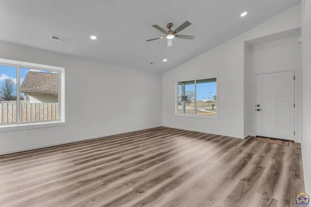 $275,000 | 1925 Northwest Vail Court, Topeka, KS 66608