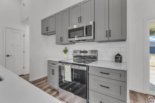 $275,000 | 1925 Northwest Vail Court, Topeka, KS 66608