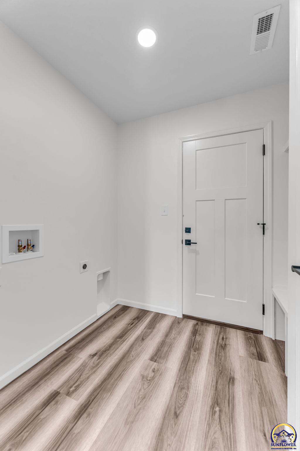 1925 Northwest Vail Court Topeka, KS 66608 - Photo 9 of 24 Laundry Room