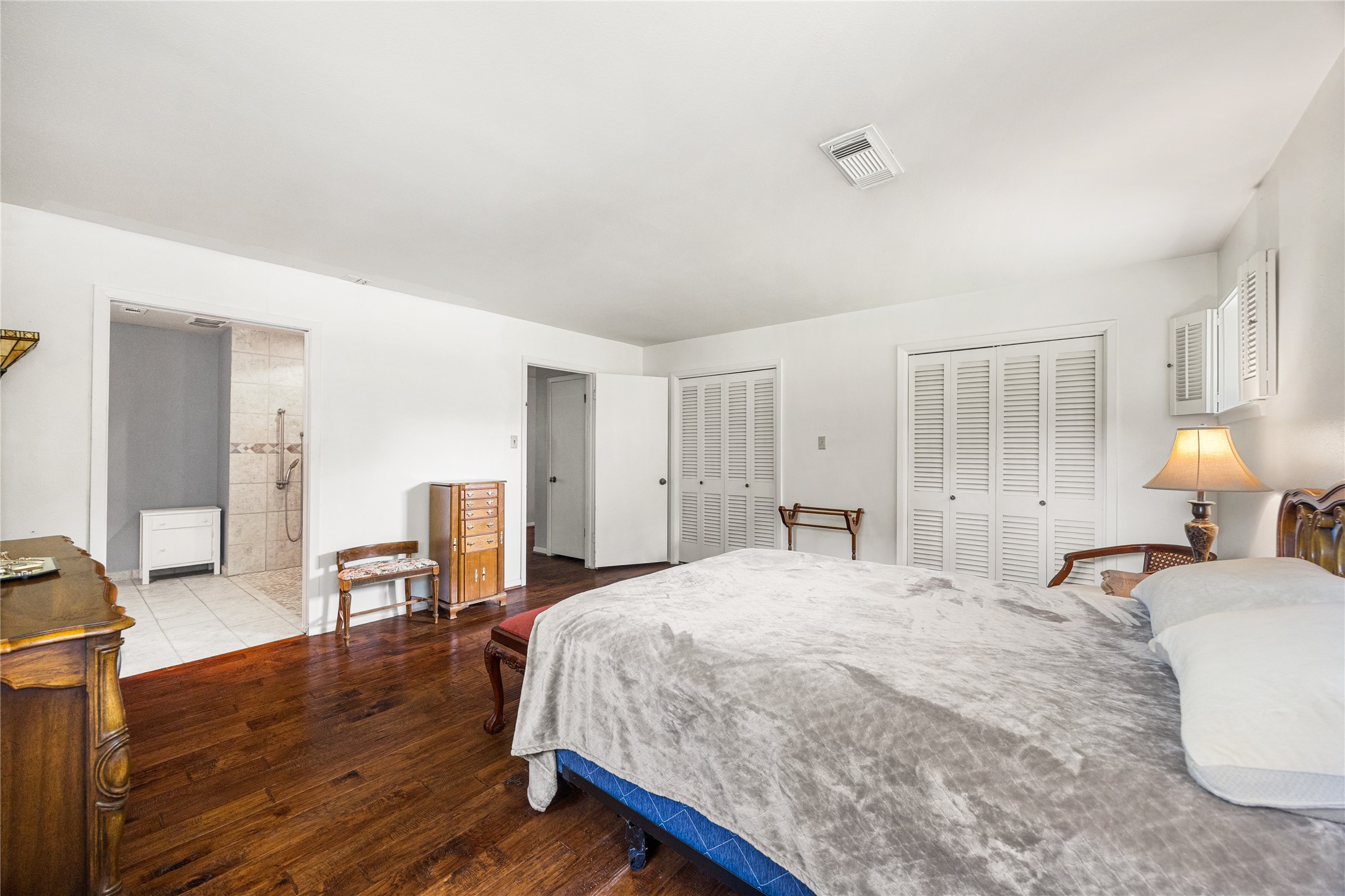 22902 Kobs Road Tomball, TX 77377 - Photo 23 of 47 accessible main floor en suite bath