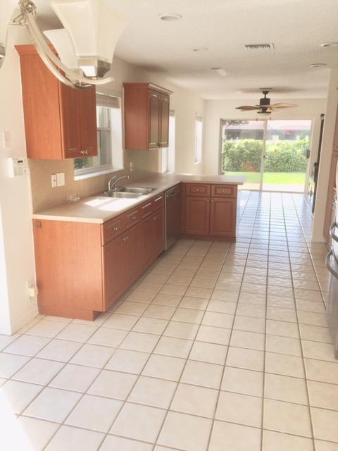 19901 Milan Terrace Boca Raton, FL 33434 - Photo 4 of 27 Kitchen