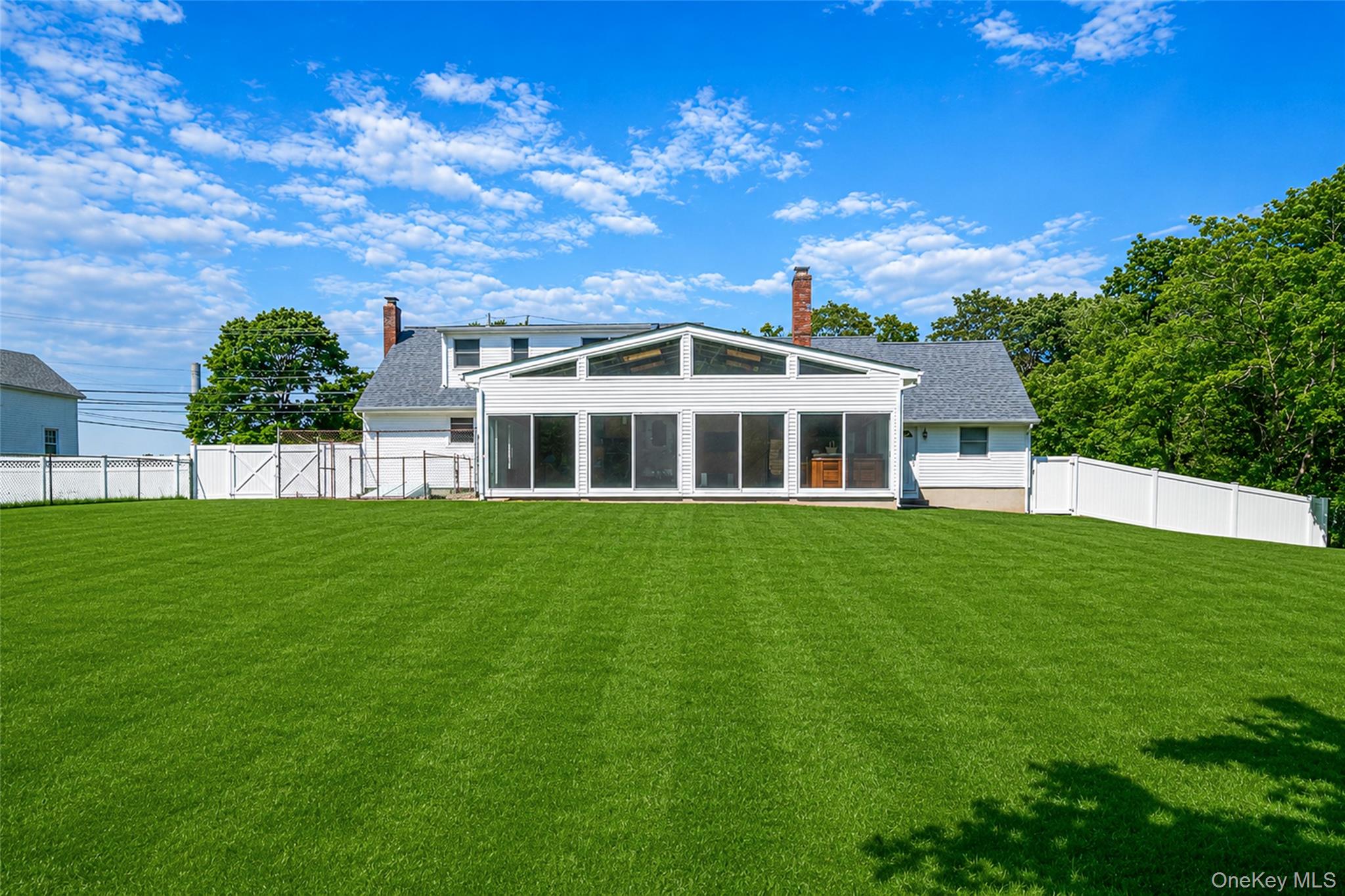 376 South Country Road East Patchogue, NY 11772 - Photo 31 of 36
