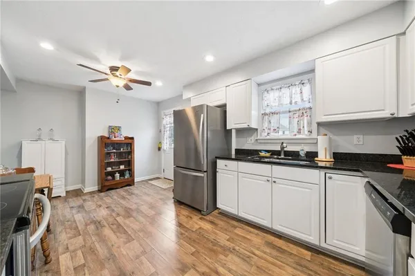 $290,000 | 605 West Grant Street, Houston, PA 15342