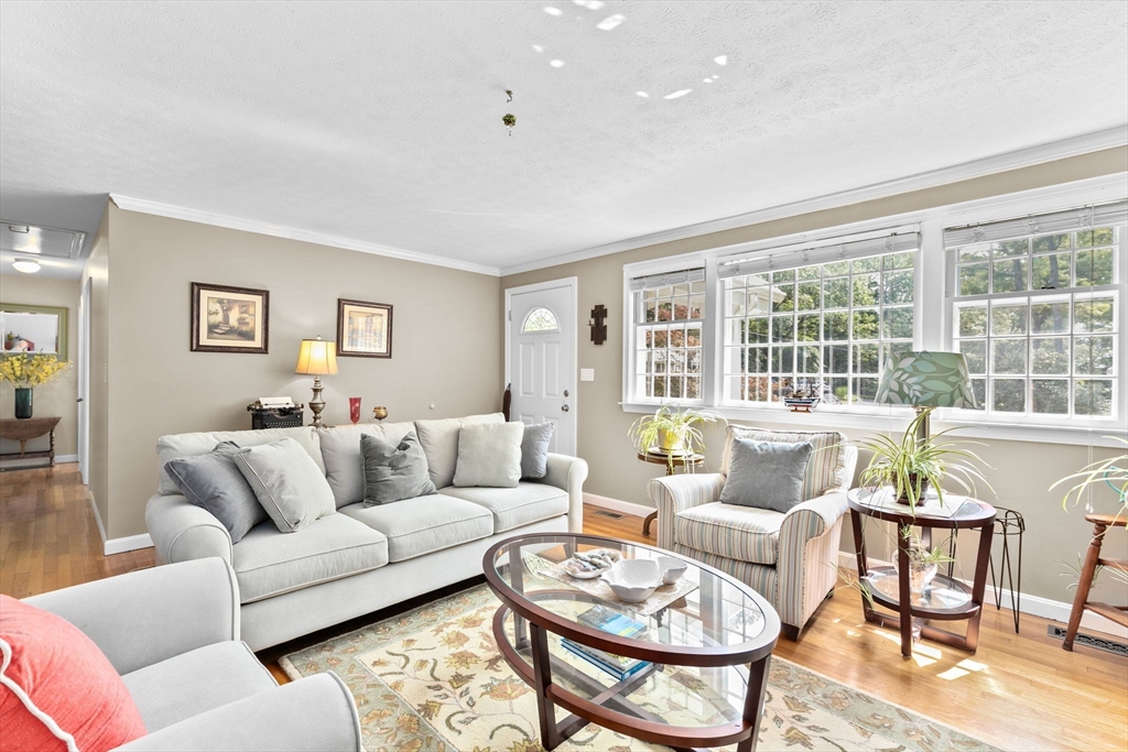 9 Herring Run Road Sandwich, MA 02537 - Photo 6 of 36 Gallery Image 6