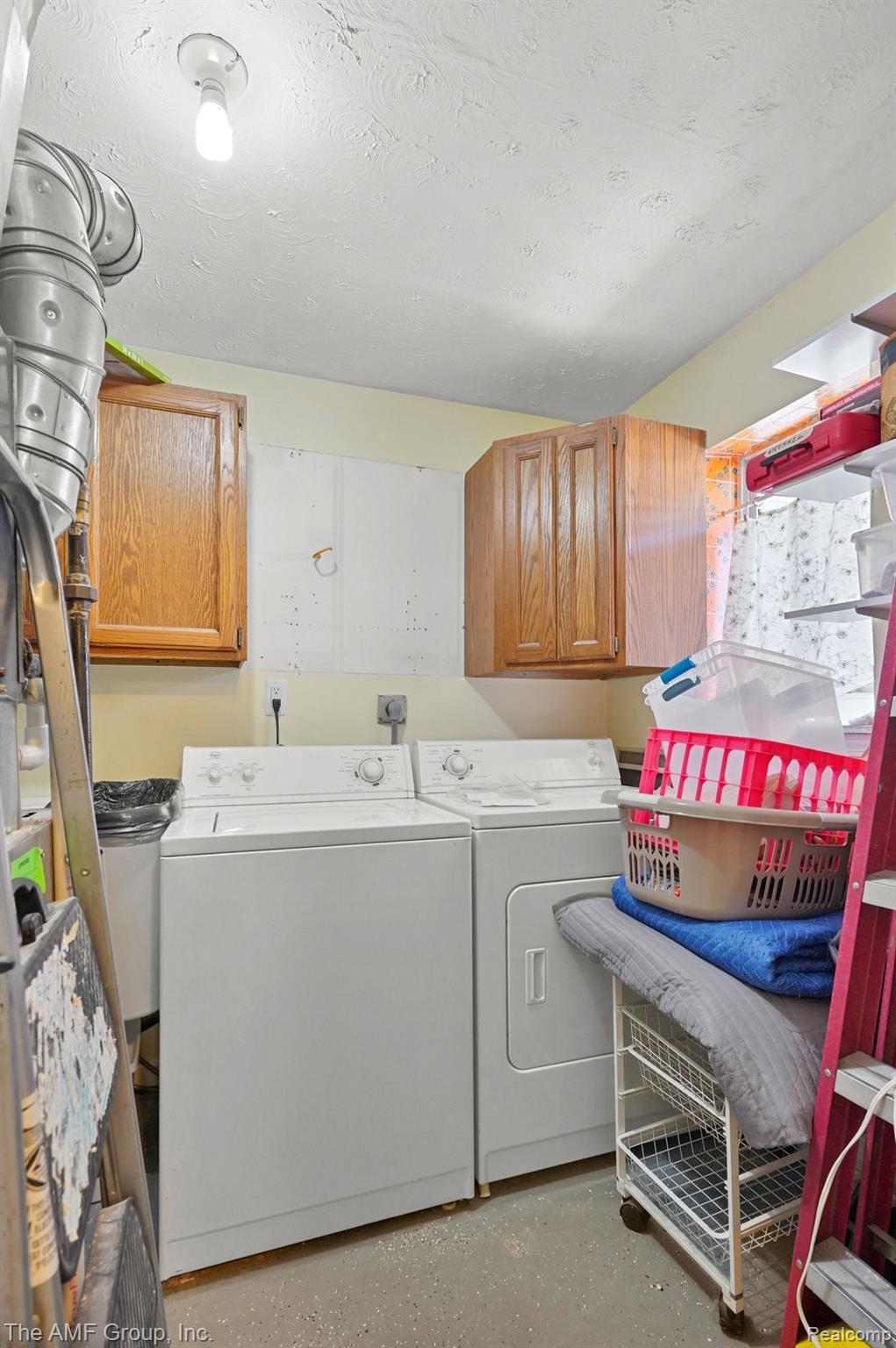 308 North Rochester Road, Unit 2 Clawson, MI 48017 - Photo 11 of 13 1st floor la