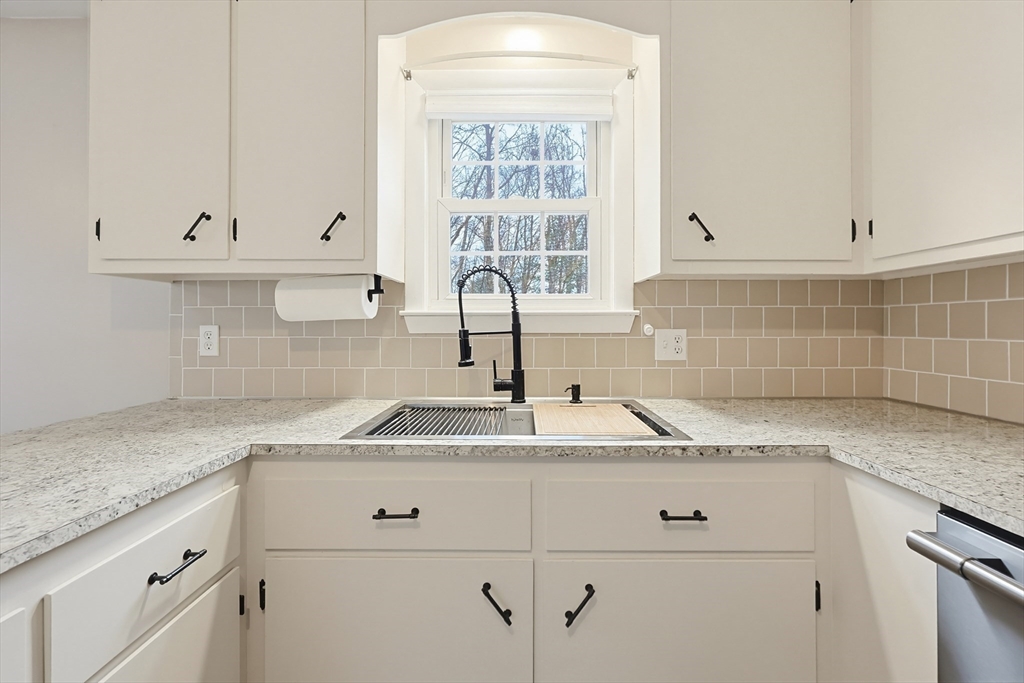 110 Oswego Street, Unit 2 Bellingham, MA 02019 - Photo 18 of 29