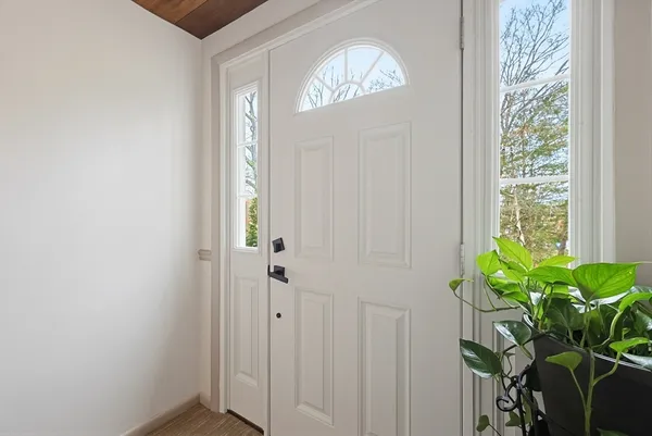 $2,800 | 110 Oswego Street, Unit 2, Bellingham, MA 02019