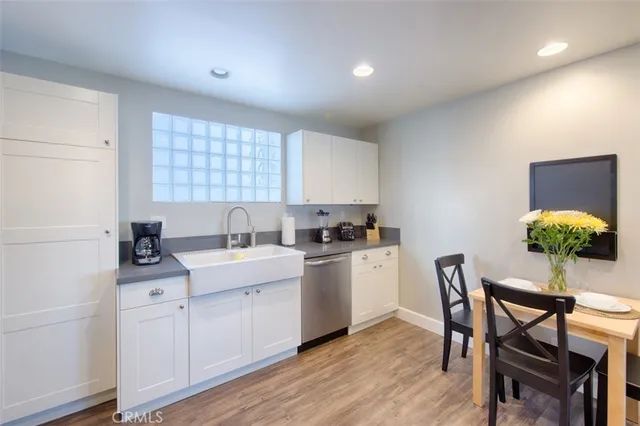 $7,450 | 113 29th Street, Manhattan Beach, CA 90266