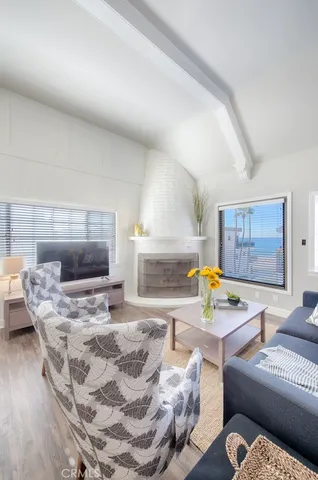 $7,450 | 113 29th Street, Manhattan Beach, CA 90266