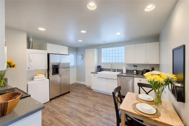 $7,450 | 113 29th Street, Manhattan Beach, CA 90266