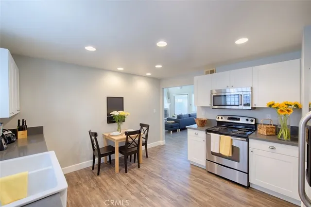 $7,450 | 113 29th Street, Manhattan Beach, CA 90266