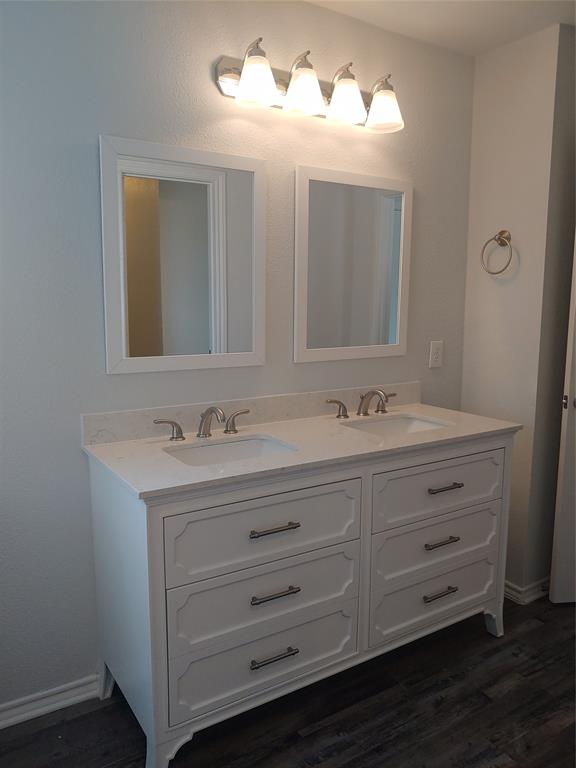 215 Lake Park Road Lewisville, TX 75057 - Photo 13 of 16