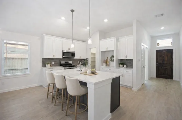 $319,900 | 410 Zeus Mountains Drive, Crosby, TX 77532