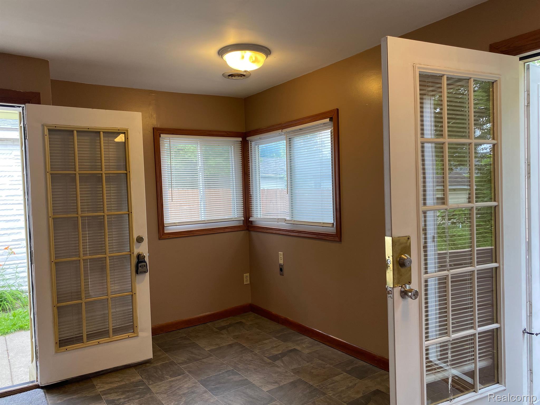 8302 Toepfer Road Warren, MI 48089 - Photo 8 of 17 Gallery Image 8
