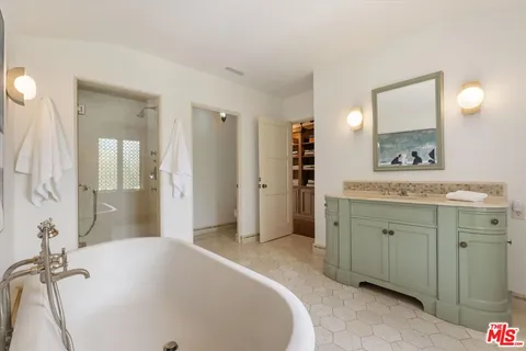 $3,350,000 | 1836 Outpost Drive, Los Angeles, CA 90068