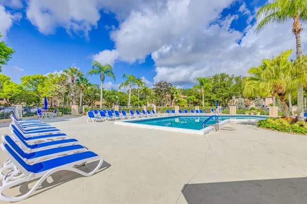 $9,500 | 479 Prestwick Circle, Palm Beach Gardens, FL 33418