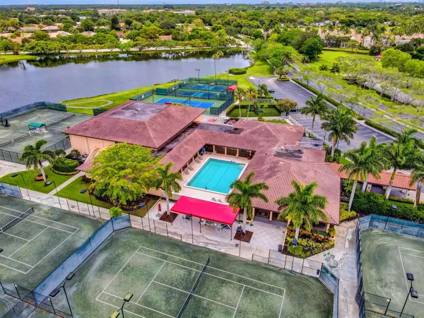 $9,500 | 479 Prestwick Circle, Palm Beach Gardens, FL 33418
